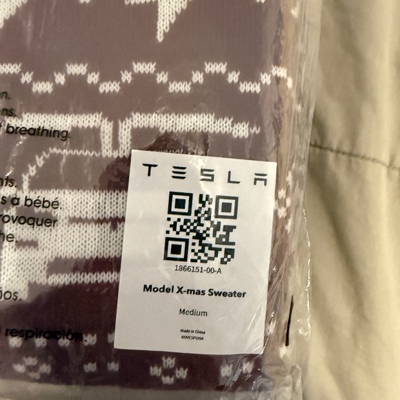 Tesla Model X-Mas Sweater Medium Size - Picture 2 of 5